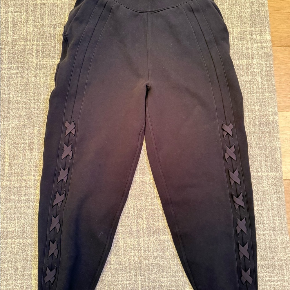 Lululemon Athletica Dark black scuba joggers with side detail size 8